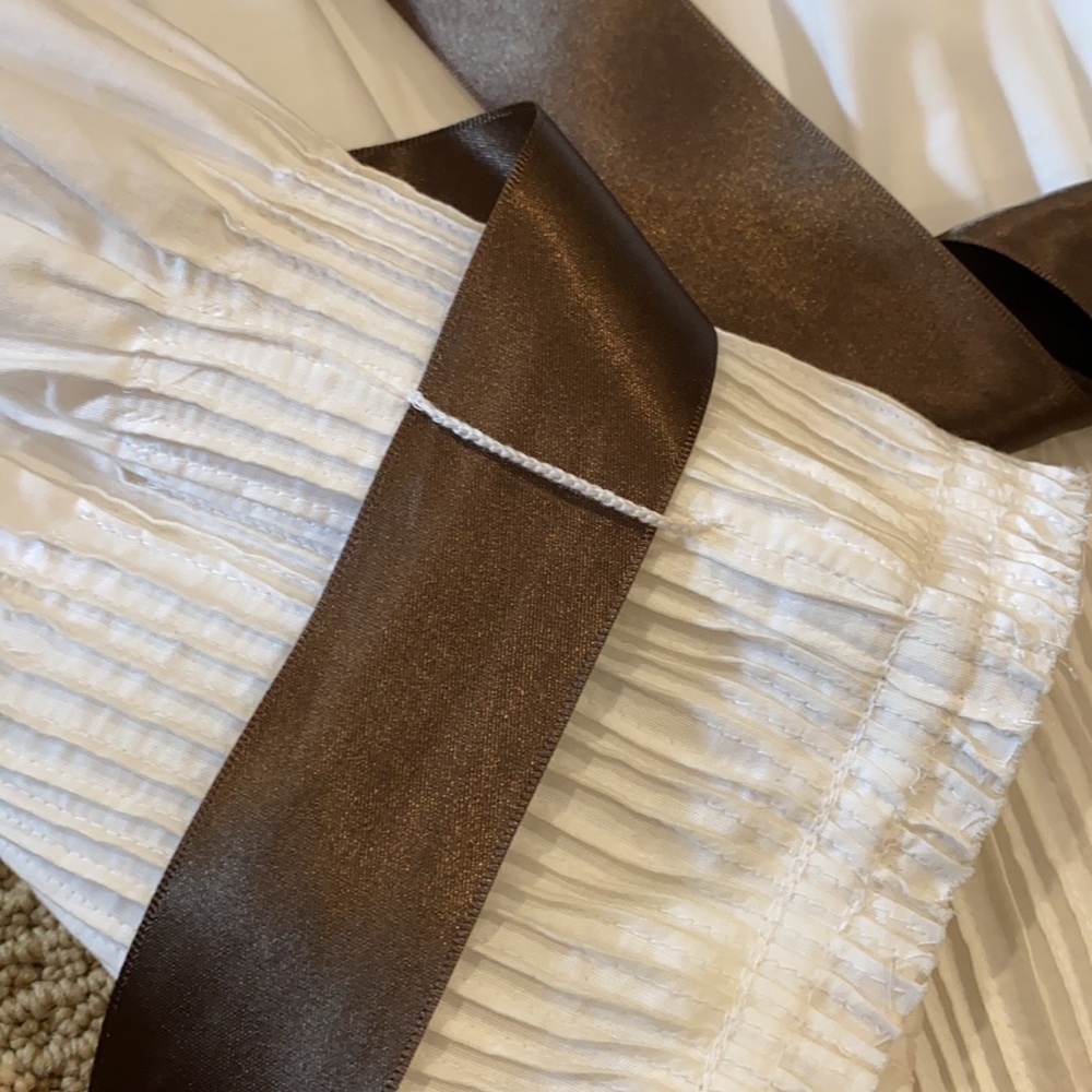 BURBERRY WHITE EYELET SKIRT NWOT JUST GORGEOUS - Picture 11 of 13